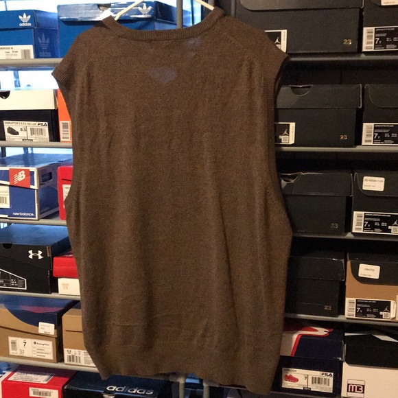 ✌🏼SOLD✌🏼5/$20 Men’s DOCKERS Vest - Picture 3 of 3